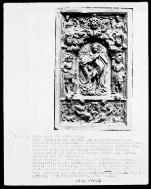 Ofenkachel mit Allegorie der Mäßigkeit und der Stärke