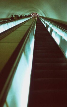 Rolltreppe in einer Metro-Station