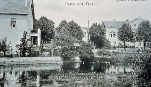Lübecker Straße: im Vordergrund Trave