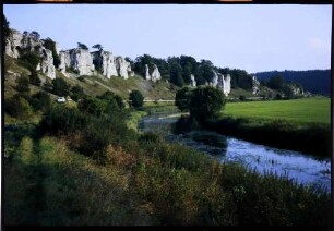 Dollnstein: Steinformationen im Altmühltal