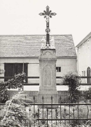 Bildstock (mit Kreuzigungsgruppe)