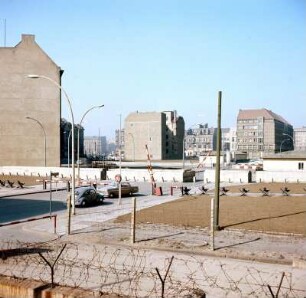 Berlin, Übergang zur DDR am USA Checkpoint : Berlin. Grenzübergang zur DDR am USA Checkpoint