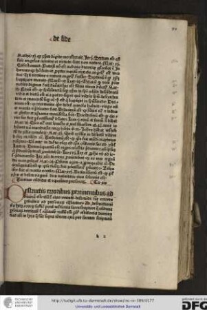 Trinitas ostenditur et equalitas personarum.