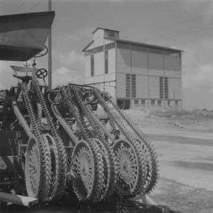 Trent-Venz. Volkseigenes Gut (VEG), moderne Landtechnik