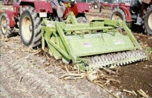 Fotografie: Stoppelbearbeitung, Bodenbearbeitung, Zinkenrotor, Cambridgewalze