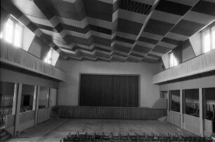 Innenrenovierung der Festhalle Durlach.