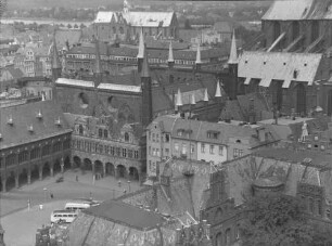 Lübeck: Blick von der Petrikirche, Blick auf Rathausplatz
