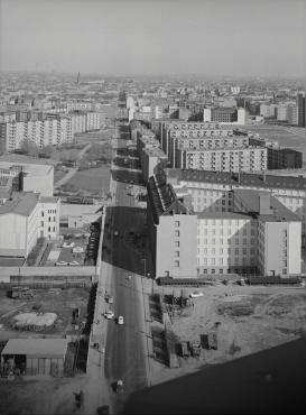 Panorama, Bild 2 von 5. Blick vom Axel-Springer-Verlagshaus über Waldeckpark, Otto-Suhr-Siedlung Richtung Lindenstraße.. Berlin-Kreuzberg, Axel-Springer-Straße 65