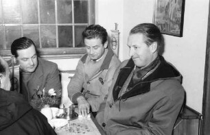 Freiburg: Am Tisch: Graf W. Einsiedel, Frankfurt; Fürst Metterich (rechts), Johannisberg