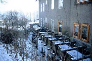vereister Mühlgraben in Bretterkasten