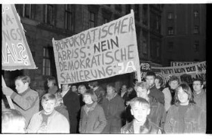 Kleinbildnegativ: Demonstration der APO, 1969
