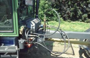 Fotografie: Gartenbautechnik-Freiland, Unkrautbekämpfung, Geräteträger