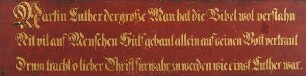Teil einer Wandvertäfelung mit dem Schrifttext zu Martin Luther (M.066, Reformatorenzimmer)