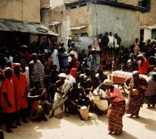 Cape Coast, Ghana. Bestattungsfeier