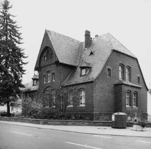 Ehem. Pfarrhaus; Weinbach, Pfarrstraße 4