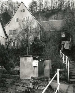 Pirna-Posta, Oberposta 9. Wohnhaus (1801/1850). Ansicht mit Treppenaufgang