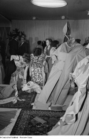Textilien auf der Leipziger Herbstmesse 1954