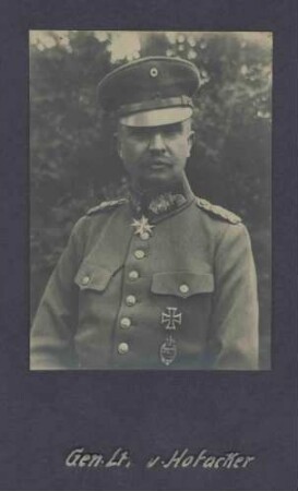 Eberhard von Hofacker, Generalleutnant, Kommandeur des Gen. Kdo. z. bes. Verwendung 51, 1917-1918 in Uniform, Mütze mit Orden, Brustbild bzw, in Halbprofil