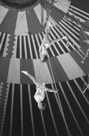 Gastspiel des Zirkus Busch-Roland auf dem Messplatz in Karlsruhe