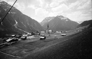 Mittelberg: Blick von der Sesselbahn auf Mittelberg