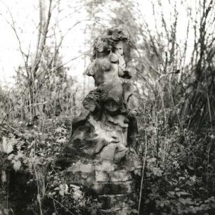 Torso einer weiblichen Figur