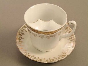 Barttasse (mit Goldrand)