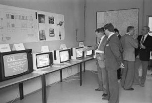 Verkabelung von Neubaugebieten für Kabelfernsehen und Bildschirmtext (Breitband-Kommunikation) durch das Fernmeldeamt Karlsruhe