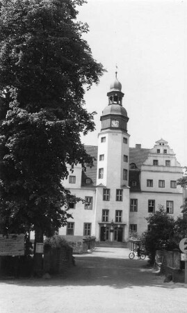 Lindenau. Schloß, zu dem die Wassermühle am Park gehörte