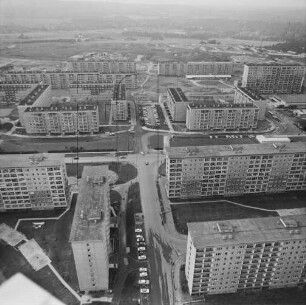 Wohngebiet Fritz Heckert in Chemnitz : Kreuzung Friedrich-Hähnel- und Stollberger Straße in Chemnitz-Kappel; Blickrichtung Nordwesten