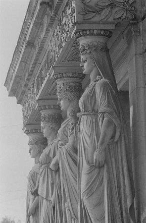 Vier Karyatiden