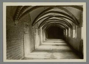 Lüneburg. Kreuzgang im Kloster Lüne : Lüneburg. Kreuzgangdes im1172 gegründeten Benediktinerklosters Lüne; heute ein evangelisches Damenstift