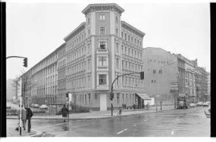 Kleinbildnegativ: Kohlfurter Straße, Ecke Kottbusser Damm, 1977
