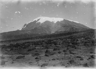 Kibo : Kibo vom Zwischenlager auf 4400 Meter Höhe aus gesehen