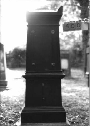 Grabstein 400