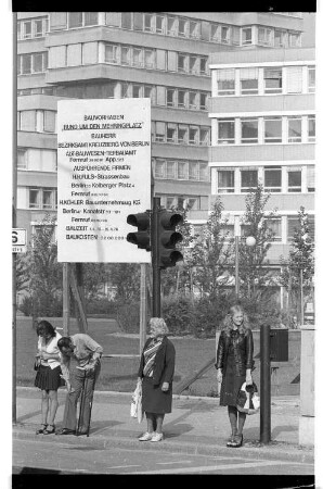 Kleinbildnegativ: Mehringplatz, 1975