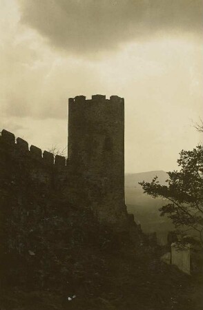 Schloßbösig (heute Bezděz / Tschechien). Burg Bösig. Turm und Mauer