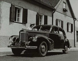 Werbeaufnahme für die Automarke "Opel-Kapitän"