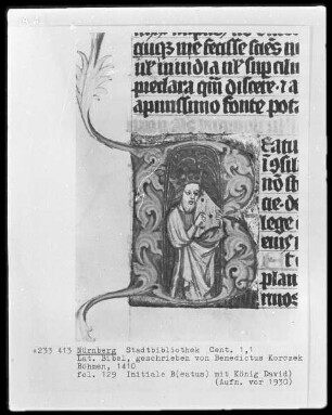 Lateinische Bibel — Initiale B (eatus vir) mit König David, Folio 129recto