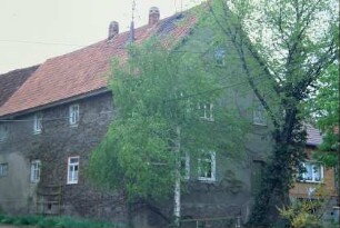 Bauernhaus mit Fassadenbegrünung