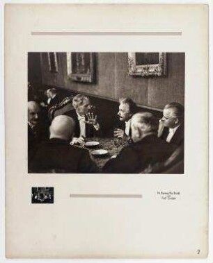 Der britische Premierminister Ramsay MacDonald im Gespräch mit Albert Einstein. von links: Max Planck, Ramsay MacDonald, Albert Einstein, Heinrich Dietrich, Hermann Schmitz