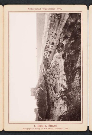 Albumseite mit Ansicht von Düne und Strand im Nordseebad Westerland : Erinnerung an Sylt. Leporello mit Landschafts- und Architekturaufnahmen. Leineneinband, beschichtet und bedruckt; 8 x 12 x 1,6 cm (1892; Verlag Max Braune). Dresden: SLUB/DF 2006.A.435