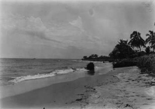 Strand bei Bata : Blick auf den Strand bei Bata.