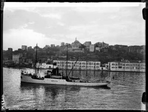 Pera, vom Bosporus aus