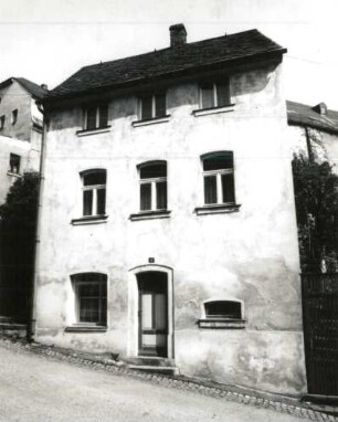 Schwarzenberg. Wohnhaus, Rösselberg 1. Straßenfront