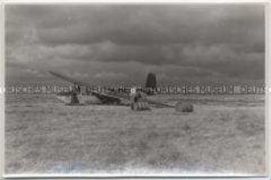 Ein Jagdflugzeugen der deutschen Luftwaffe auf einem Landeplatz