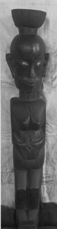 Weibliche Figur der Batak (Sumatra)