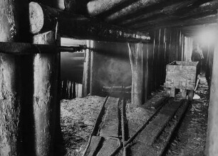 Vereinigt Feld im Zwitterstock : Altenberger Zinnbergbau. "Vereinigt Feld im Zwitterstock". Kreuzung in der Abbausohle der 1/2 II. Gezeugstrecke