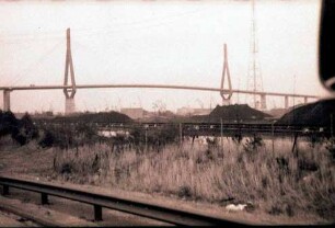 Hamburg: Fahrt über die Köhlbrandbrücke