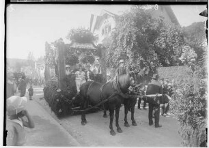Erntedankfest in Sigmaringen 1933; Umzugswagen der Hofgärtnerei Sigmaringen in der Leopoldstraße