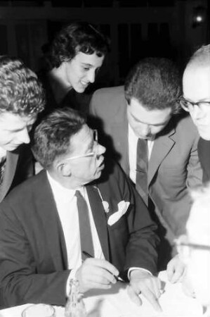 Nobelpreisträgertagung 1960 Mediziner; Maikäferrede: Philip S. Hench im Gespräch